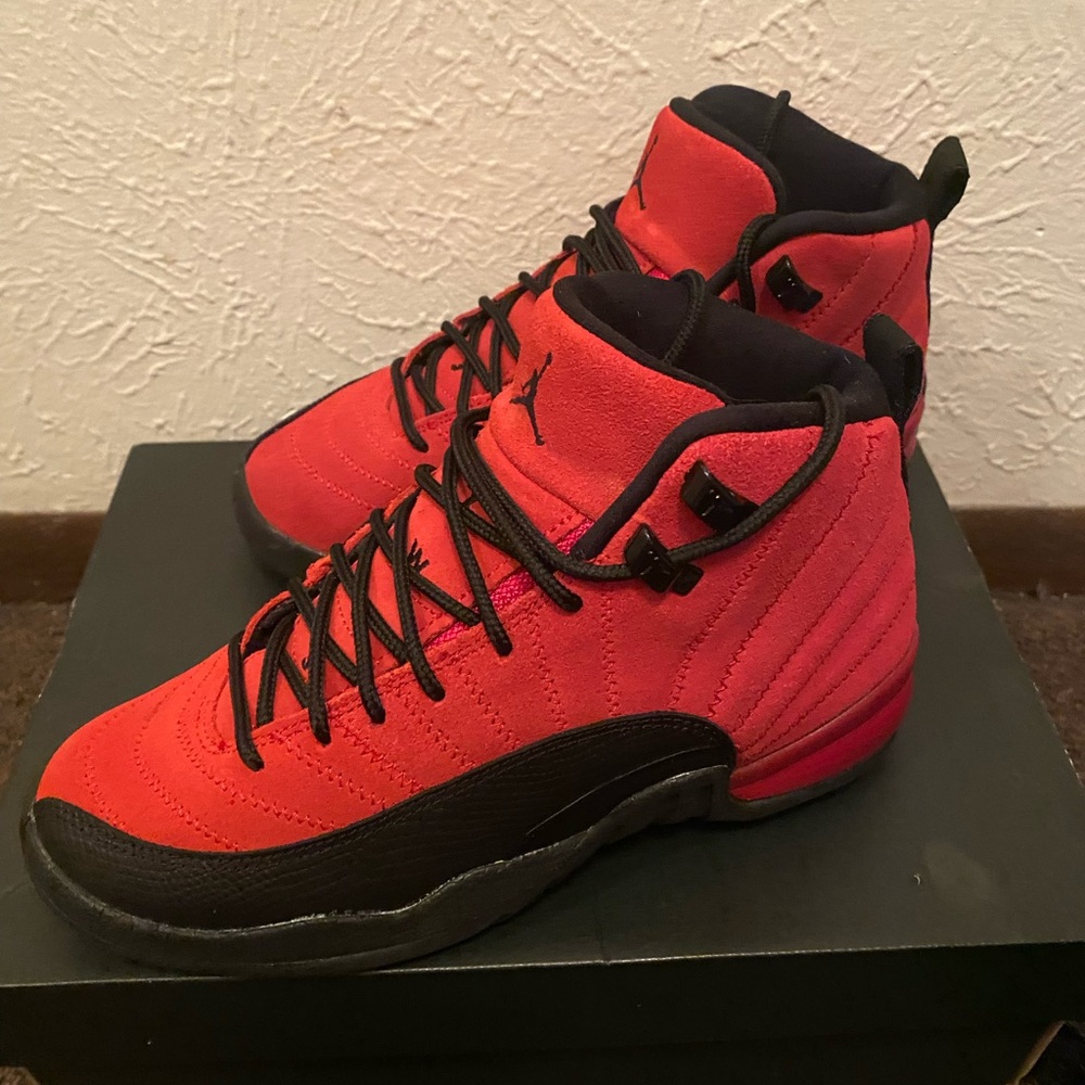 Air Jordan Retro 12s “Reverse Flu Game” - Picture 7 of 14